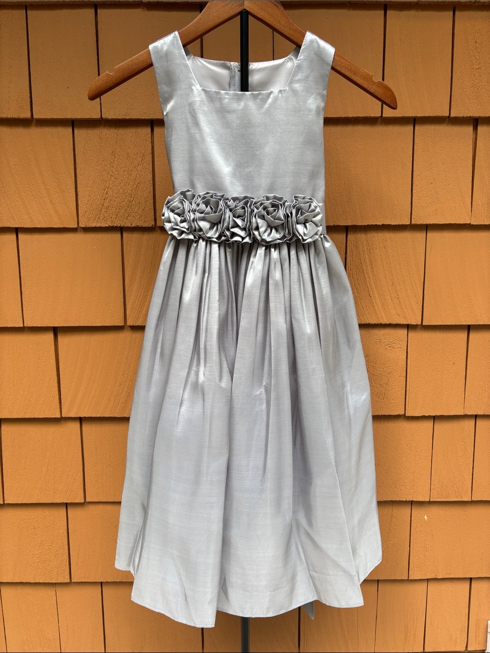 Sweet Kids USA Silver Taffeta Princess Holiday Party Dress Rosette Waist Size 8